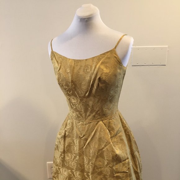 Vintage late 50s/early 60s Gold brocade dress - Picture 10 of 13